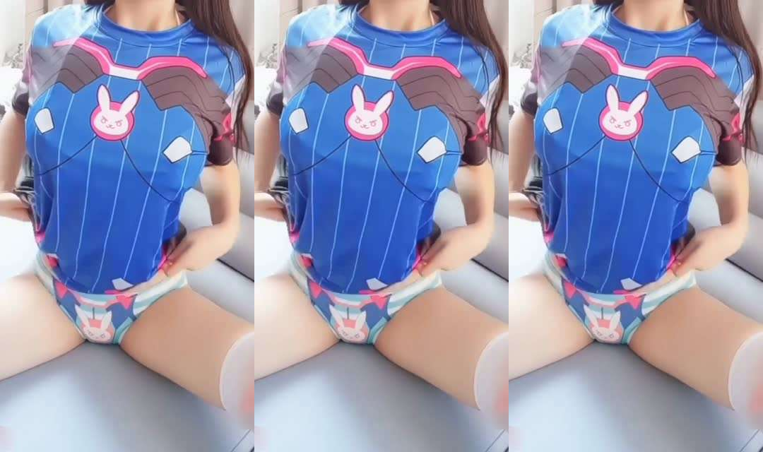 极品爆乳女神呻吟自慰的